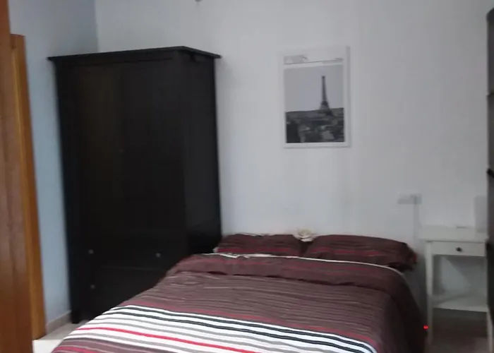 Calle Salinas 6 フエンヒロラ